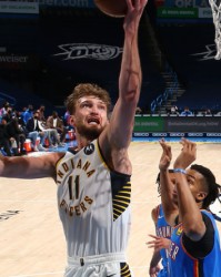  萨博尼斯两双领衔步行者轻取魔术，班凯罗遭遇严密防守效率低下