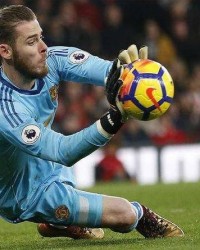  基尔高士丁门将神勇发挥，多次扑救保住球队不败金身