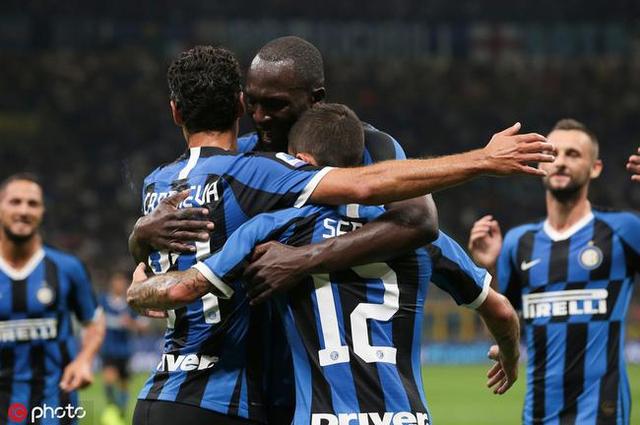  蓝黑风暴席卷赛场，国米三球大胜恩波利  