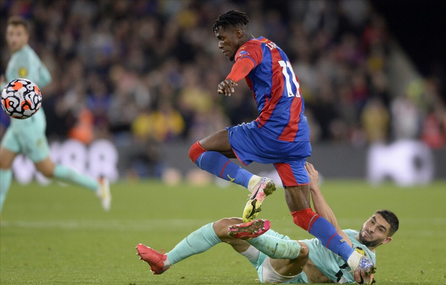  曼联锋线集体哑火，红魔客场闷平水晶宫错失追分良机